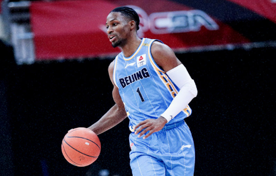  字母哥赛点兑现，北京国安淘汰那不勒斯晋级四强，主帅激动落泪